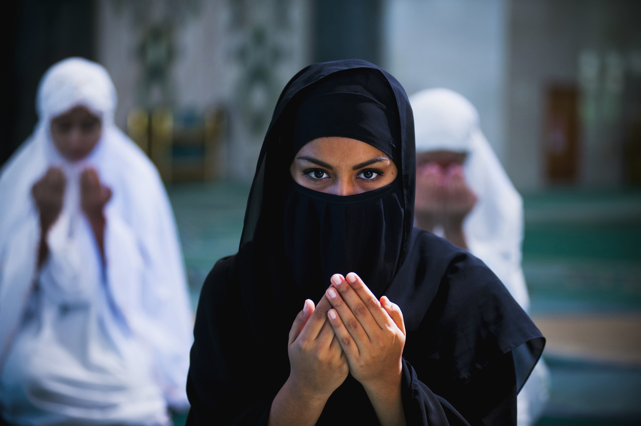 C:\Users\lenovo\Pictures\Saved Pictures\muslim woman\4.-ph.-David-Kirkland-Getty-images.jpg