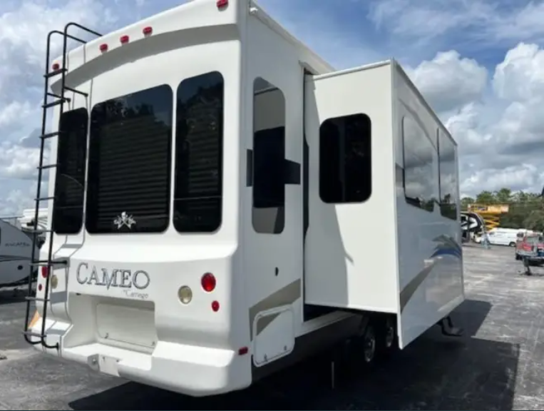 Vehicle thumbnail 16