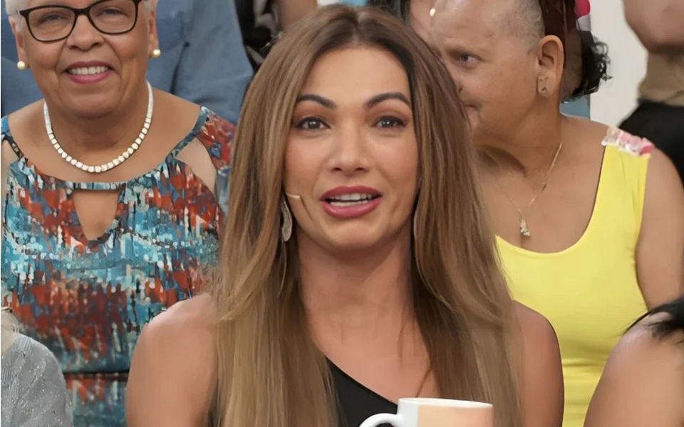 Screenshot-2024-11-05-at-11-10-36-Bateria-de-c-mera-da-Globo-acaba-durante-entrevista-ao-vivo-no-Enc