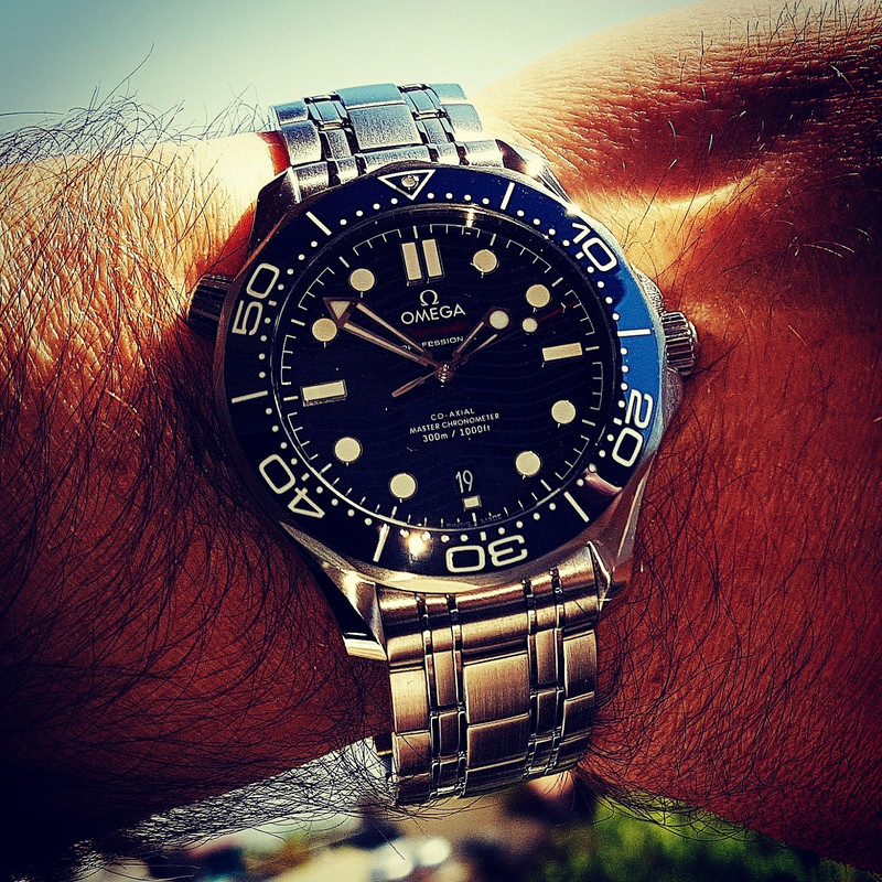 Ω Seamaster Professional Diver 300M Co-Axial Master Chronometer 42mm Cal. 8800 Blue (2)