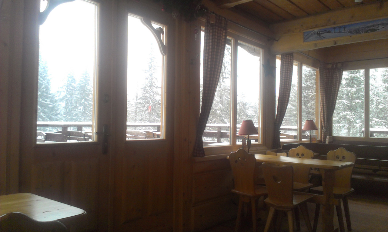 037 - Kawalek od Krupówek puste knajpeczki (Babi