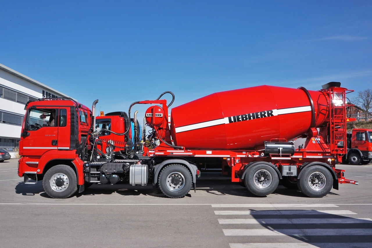 liebherr truck mixer HTM 1004 trailer