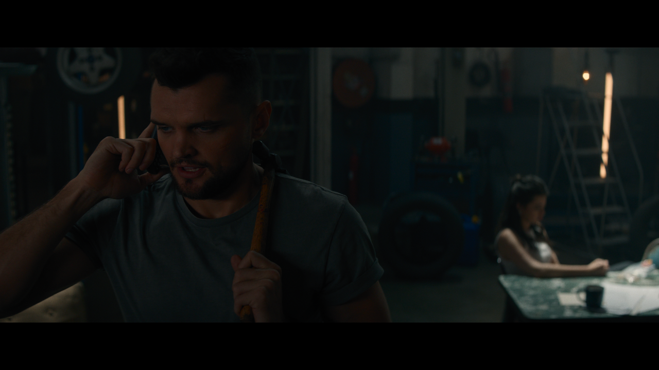 mpv-shot_Novocaine.2025.2160p.UHD.BDRemux.Hybrid.HDR10 .DV.HEVC-Нечипорук_01_06_55_0009