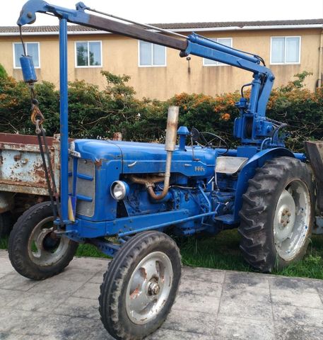 [Ebro 48]  Tractor con grúa Whats-App-Image-2021-01-30-at-13-00-28