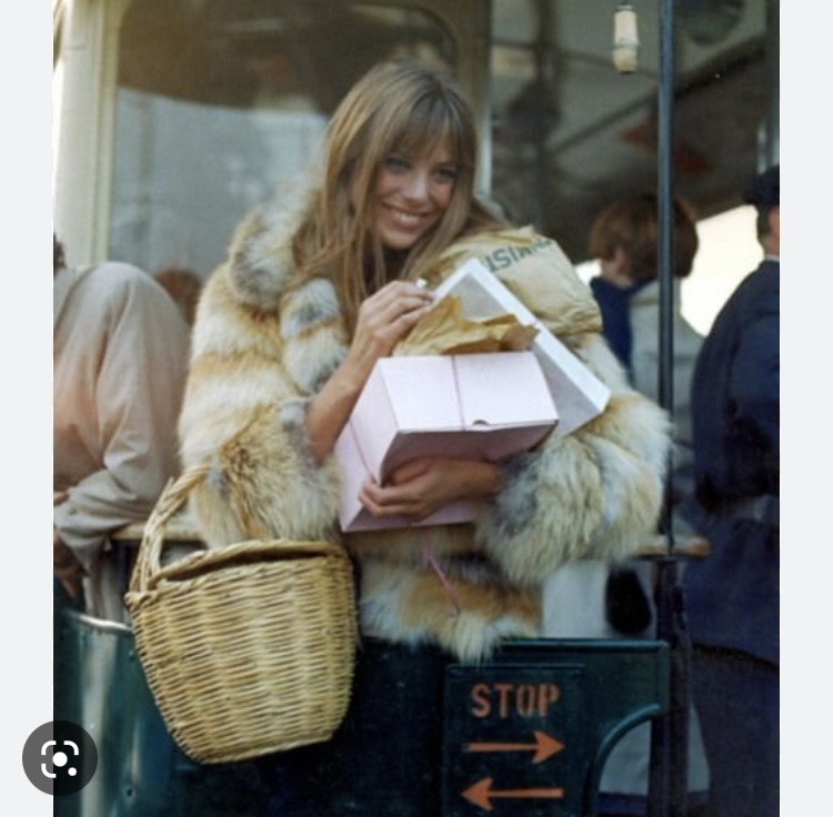 28A27B31-D518-4CF3-8581-17128AEAD0BC