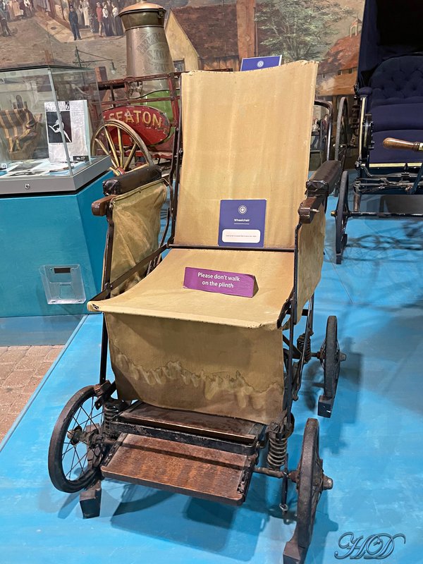 Vintage-Wheelchair-HD.jpg