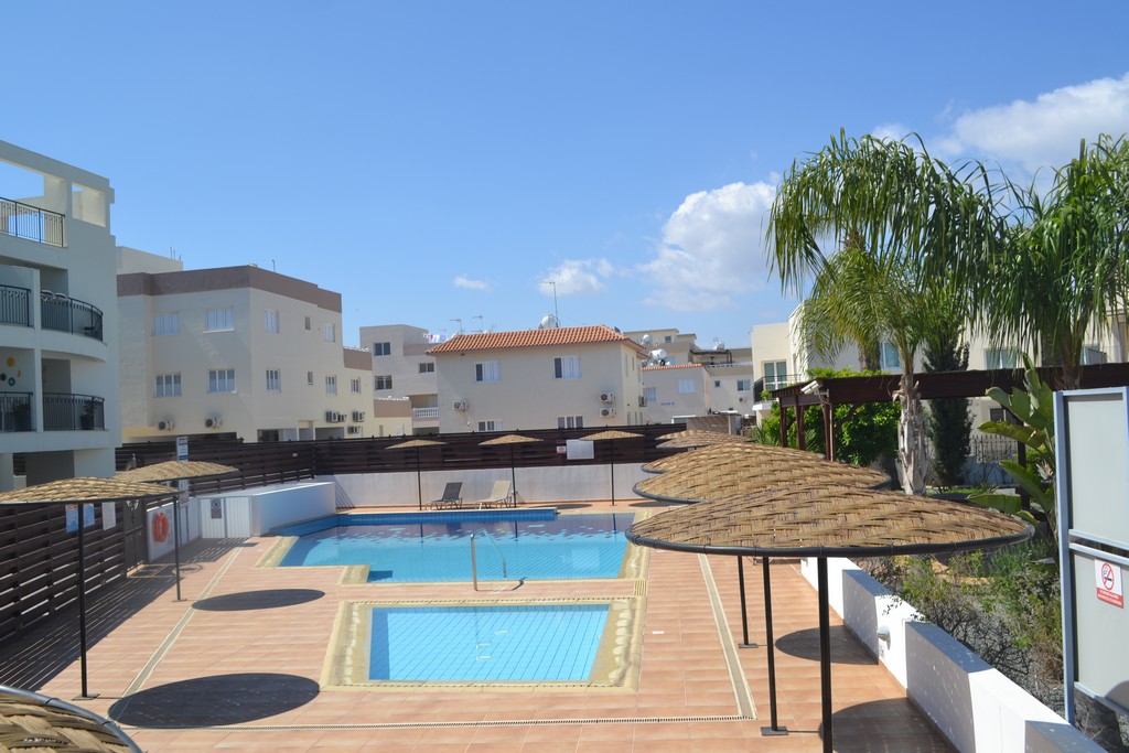 COMMUNAL POOL
