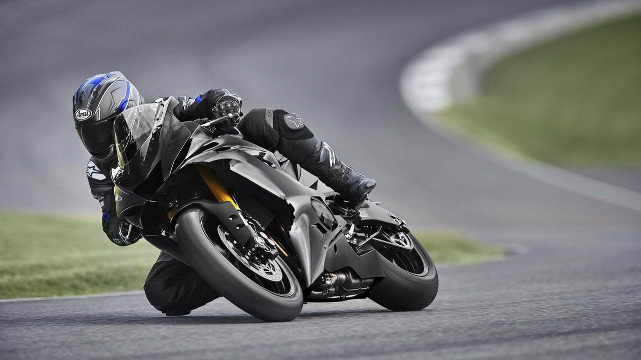 Трековые суперспорты Yamaha R6 RACE и Yamaha R6 GYTR