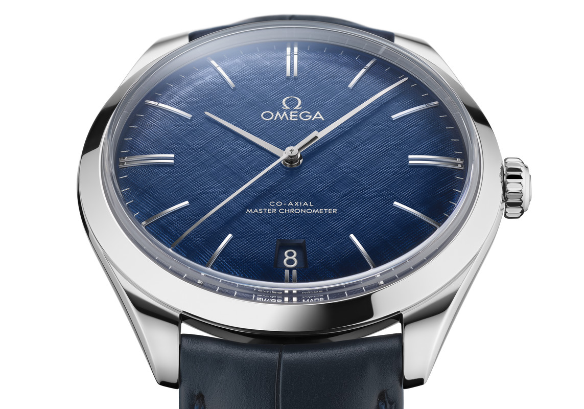 OMEGA_435.13.40.21.03.001_close-up dial