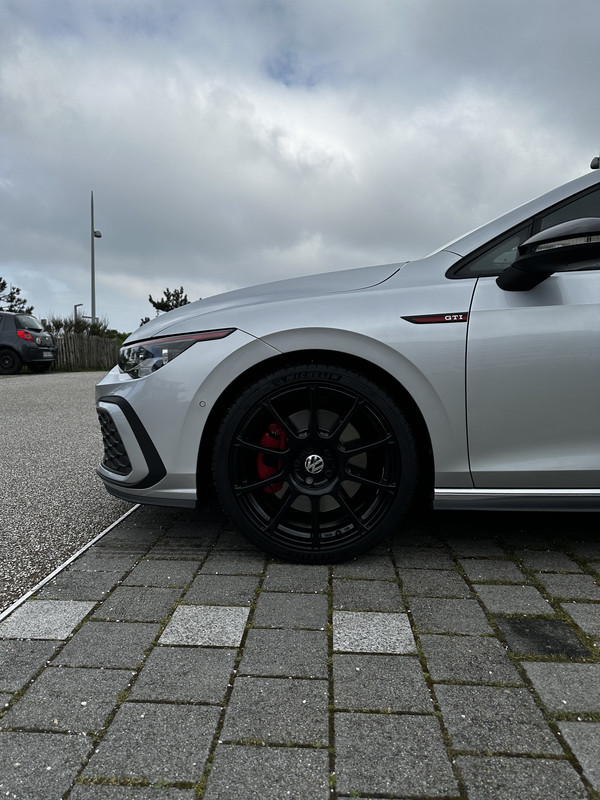 172407AF-C710-4425-B325-499294C6D114