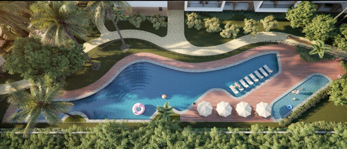 Vista aérea das piscinas adulto e infantil com deck