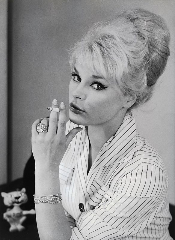 elke_sommer_mc68