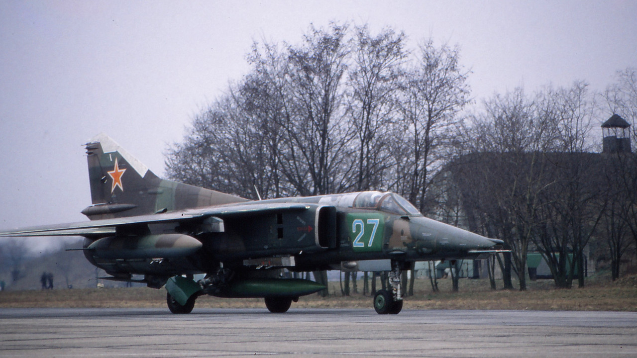 559 APIB Mig-27K 27 Blue_76802643380