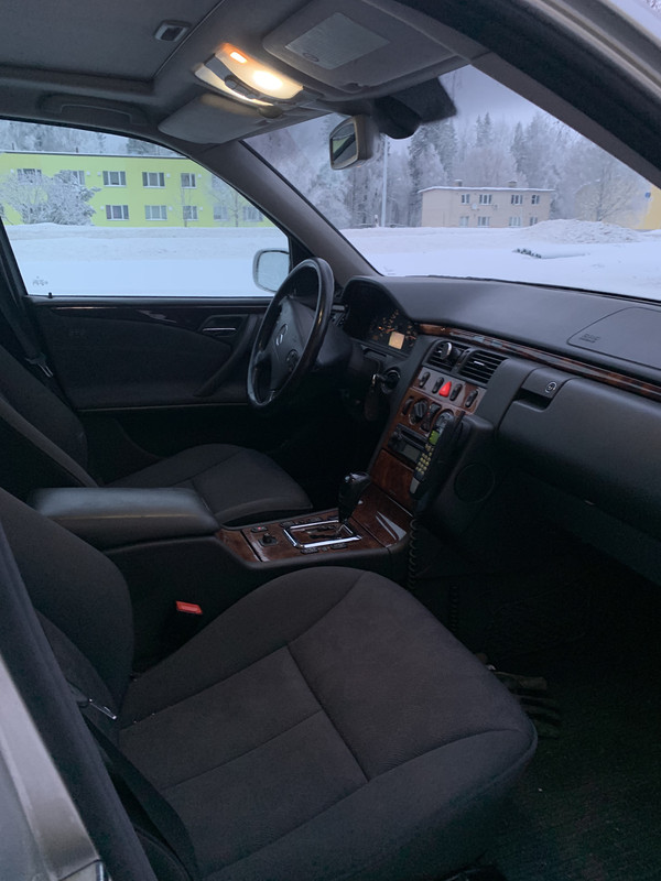 5E9C8A4B-9A98-46A7-B585-2E051C955411