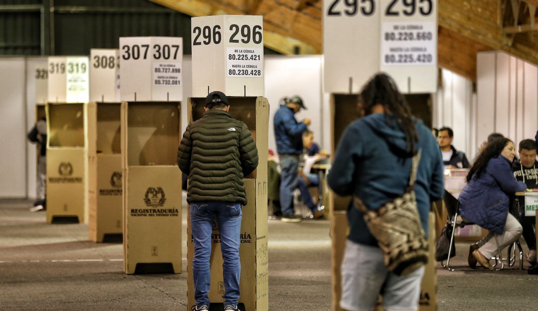 Elecciones Colombia, Gustavo y Rodolfo empatarían en la segunda vuelta