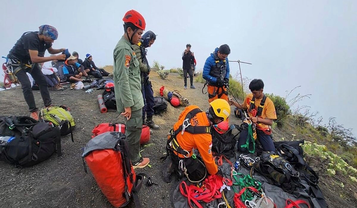 Kisah Evakuasi Menegangkan Pendaki Belanda Dari Lereng Rinjani ke Bali