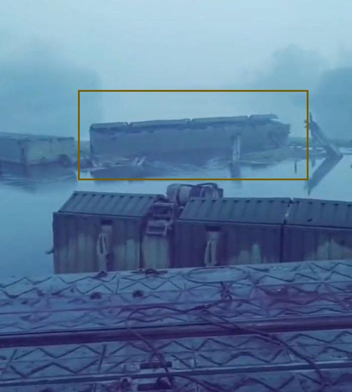 1054 River link pontoon (for floating unified railway bridge-ribbon MLZh-VF-VT) destr 10 09 22