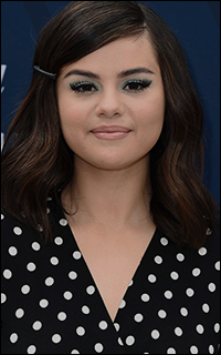 Selena Gomez 10-997