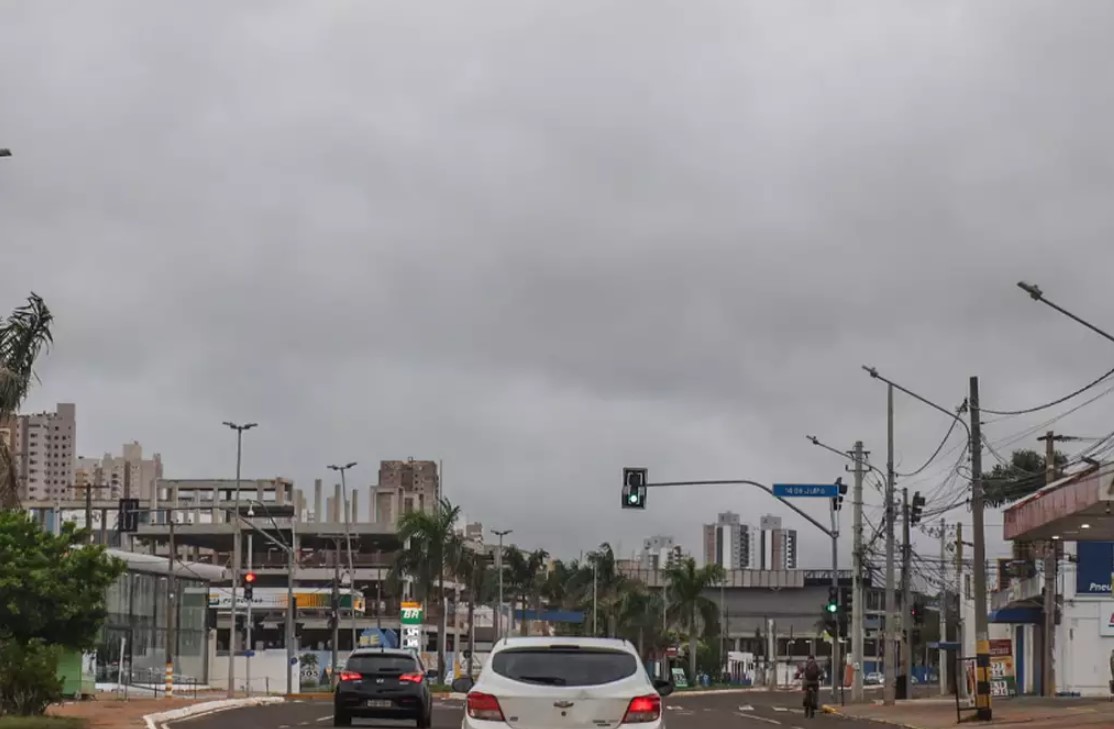 Sábado amanhece com céu nublado e previsão é de temperatura amena - Notícia  - Jornal do Estado MS