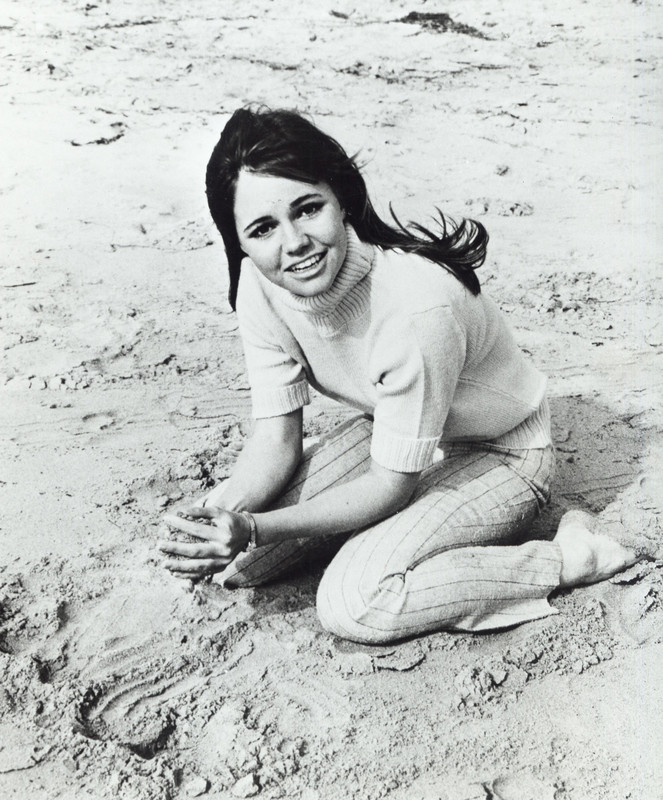 Sally_Field_b66