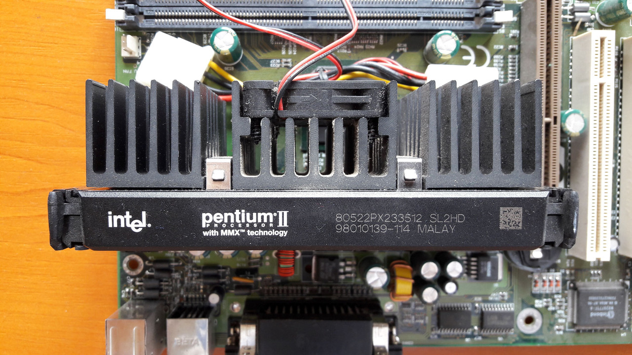 EPOX-EP-61LXA-M-P2-233-02