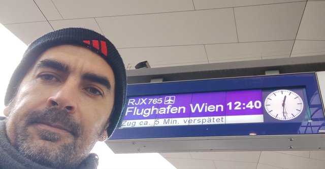 Volvemos a casa...y casi perdemos el tren - Viena - Bratislava - Praga, Navidad 2024 (2)