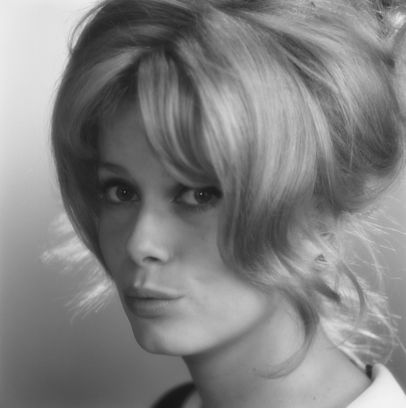 catherine_deneuve_mc49