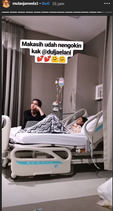 Postingan Mulan Jameela, putri Ahmad Dhani ditemani Dul Jaelani saat dirawat di rumah sakit