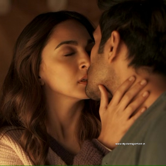 27-Kiara-Advani-Hot-in-Satyaprem-Ki-Katha-2023-with-Kartik-Aryan-My-Vantage-Point