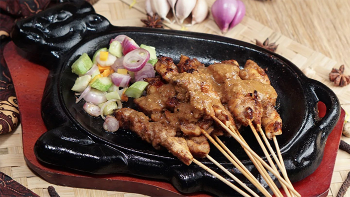 Sate Kardjan, sate enak di Bandung untuk makan malam.