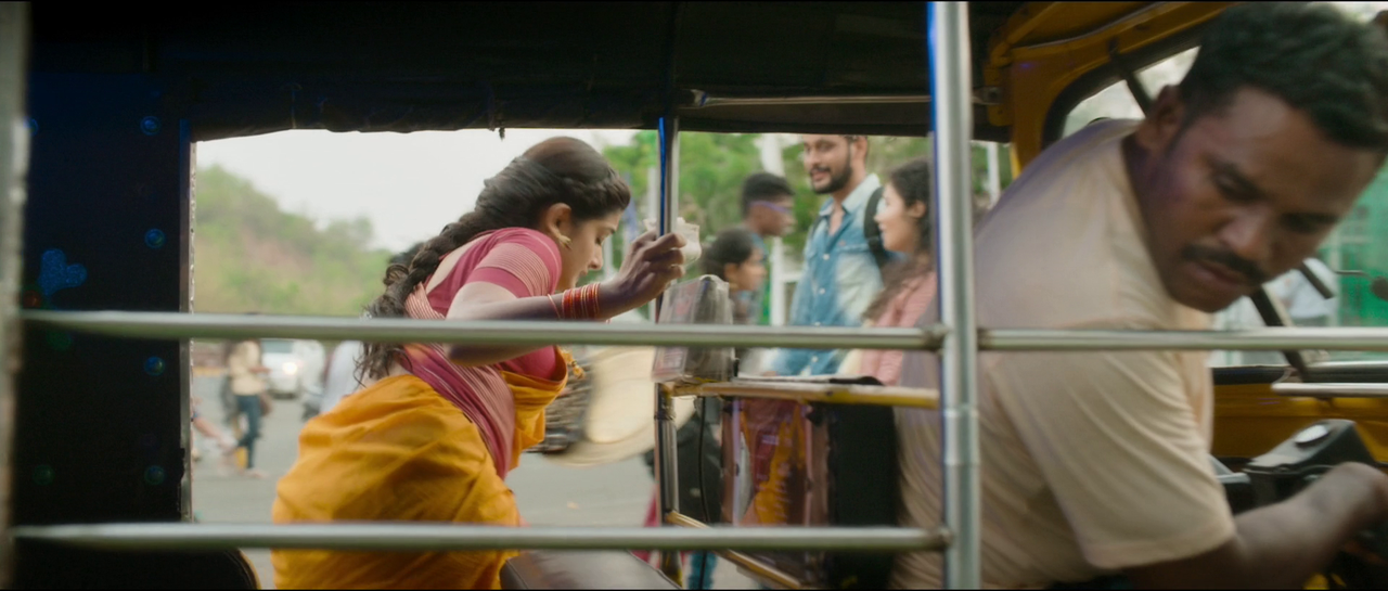 Nivetha Thomas- [SNASP] Busty ASS & Navel Sip scene -Ninnu Kori  (3)