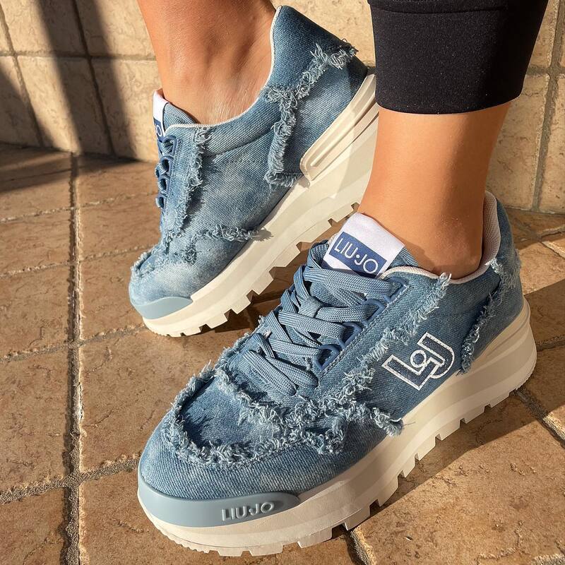 Liu Jo la campagna SS23 e le sneakers Amazing Wondernet Magazine