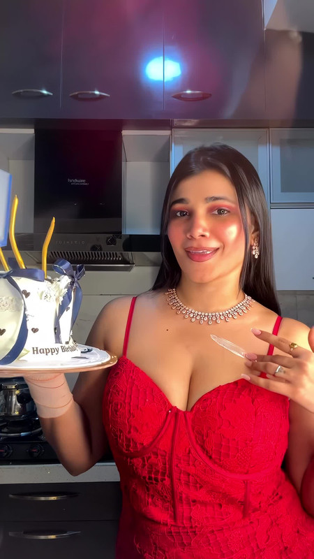 Saadhana Naidu big boobs free video download