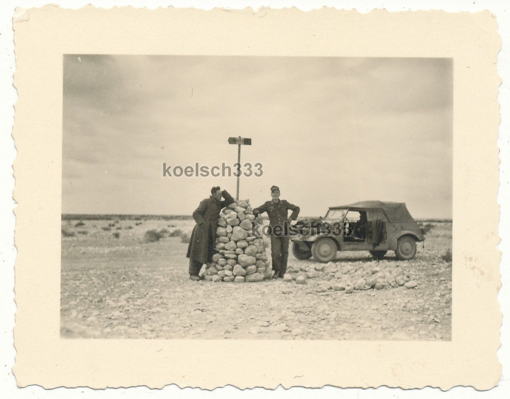 Foto Afrika Korps Soldaten Wüsten Wegweiser VW K