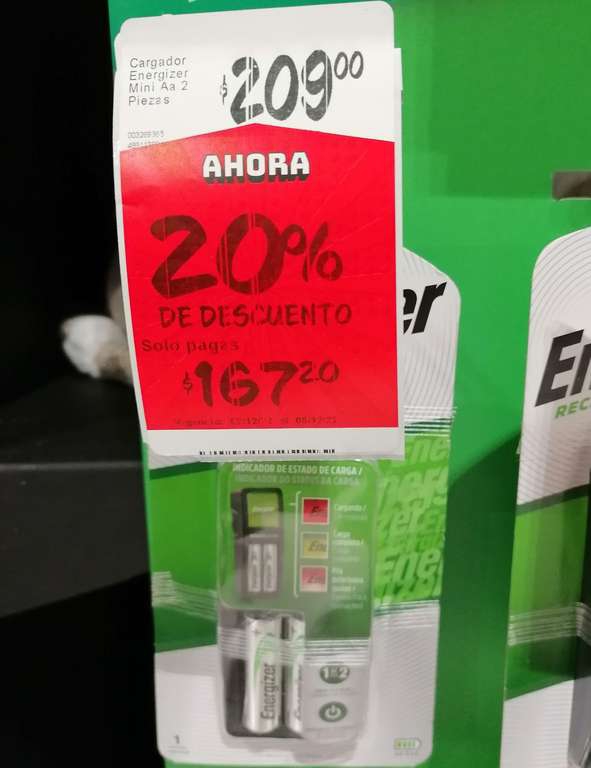 Cargador y 2 AA pilas recargables. Chedraui Selecto Polanco