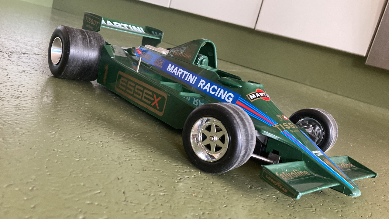 BFAB820B-B52A-493F-83EF-C07B4590DAB9