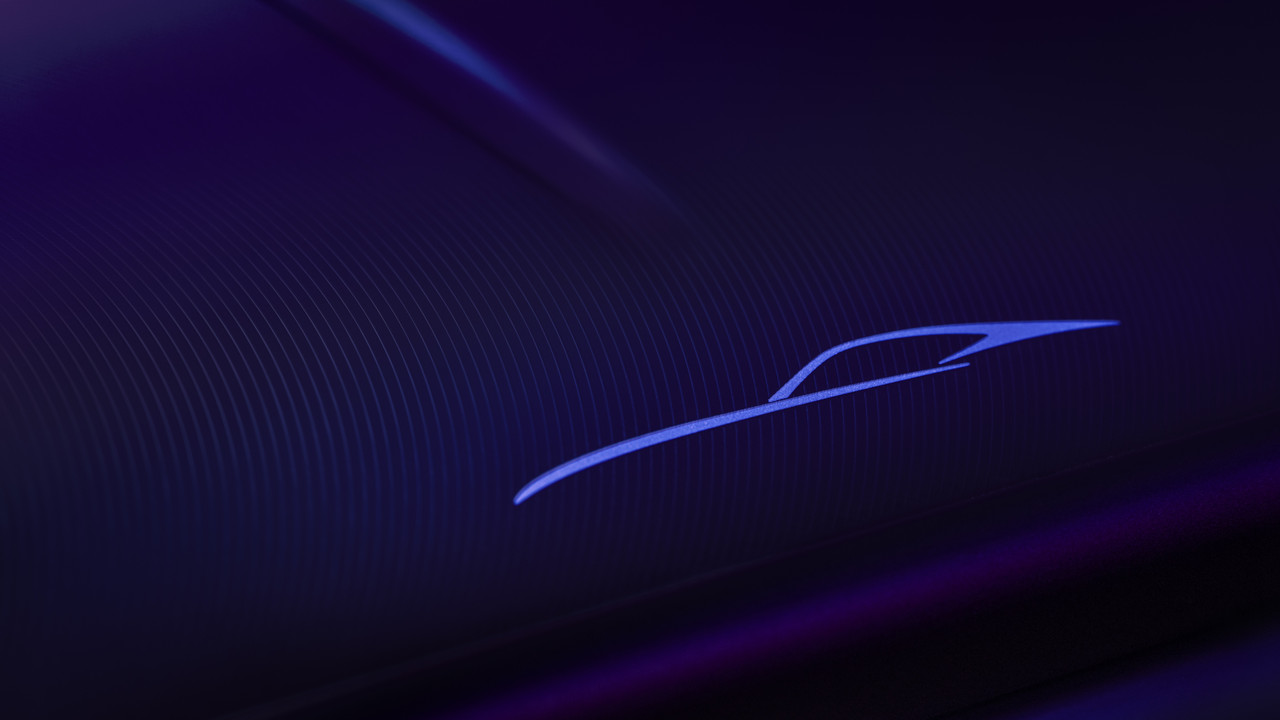 010_24MY_Jag_F-TYPE_R75_Coupe_Silhouette_Motif_Detail_111022