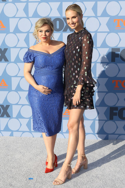 [Image: actresses-amanda-fuller-and-molly-mccook...804561.jpg]