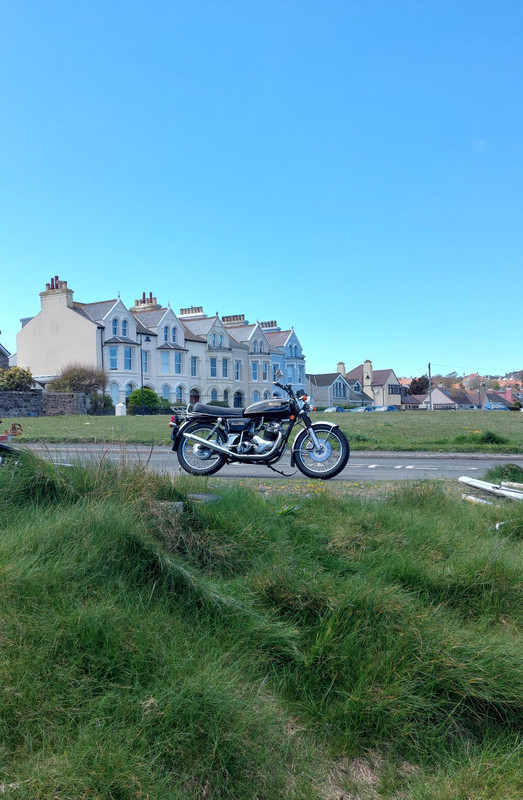 Pictures of your Norton Commandos