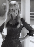 ingrid-pitt-b77