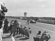 24 HEURES DU MANS YEAR BY YEAR PART ONE 1923-1969 - Page 38 56lm04-D-Type-Ron-Flockhart-Ninian-Sanderson-10