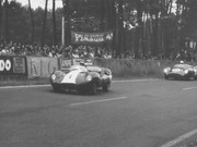 24 HEURES DU MANS YEAR BY YEAR PART ONE 1923-1969 - Page 46 59lm01-Lister-LM-Ivor-Bueb-Bruce-Halford-23