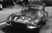 1963 International Championship for Makes - Page 2 63tf122-Jag-EType-I-Biaggio-C-Cajade-Retorno-1