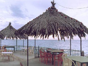 فیلمها و برنامه های تلویزیونی روی طاقچه ذهن کودکی - صفحة 16 Kish-Island-03