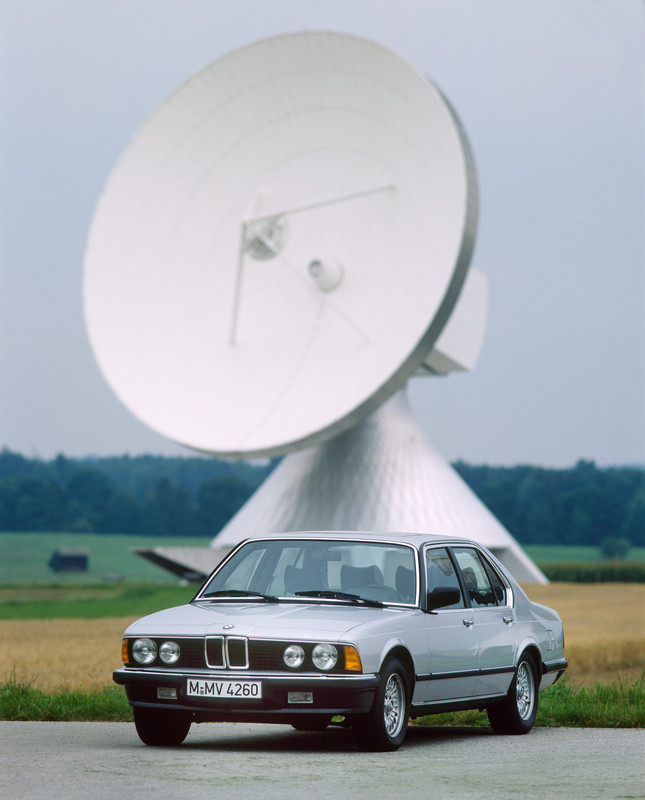 P90458359_highRes_the-new-bmw-7-series