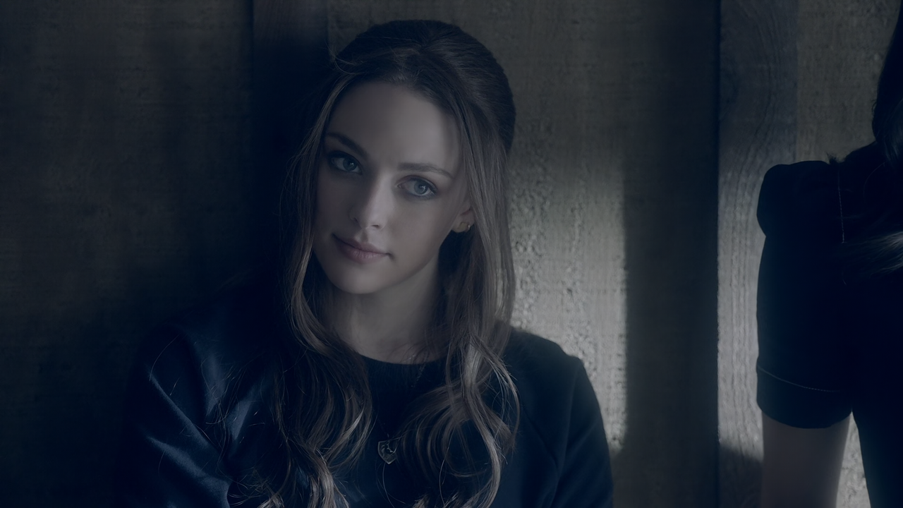 Legacies.S03E14.This.Feels.a.Little.Cult-y.1080p.10bit.AMZN.WEB-DL.DDP5.1.HEVC-Vyndros.mkv_snapshot_