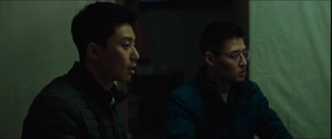Midnight-Runners-2017-Hindi-Kor-Blu-Ray-1080p-x264-AVC-AC3-6ch-ESub-mkv-0003