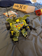 G-I-Joe-x-Transformers-Bumblebee-A-W-E-Striker-06