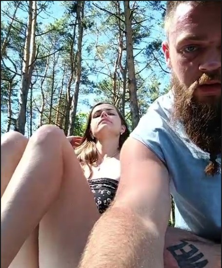 [Image: Cumshots12019022059.jpg]
