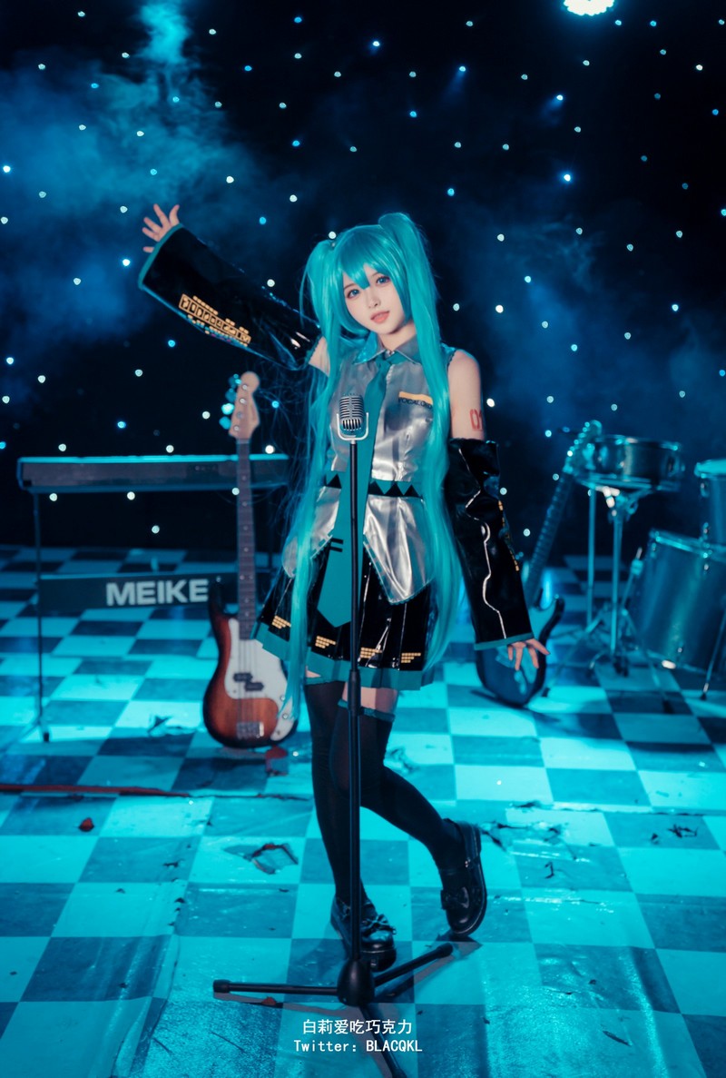 白莉爱吃巧克力 初音未来 Miku Cosplay 写真集【87P｜762MB】插图5